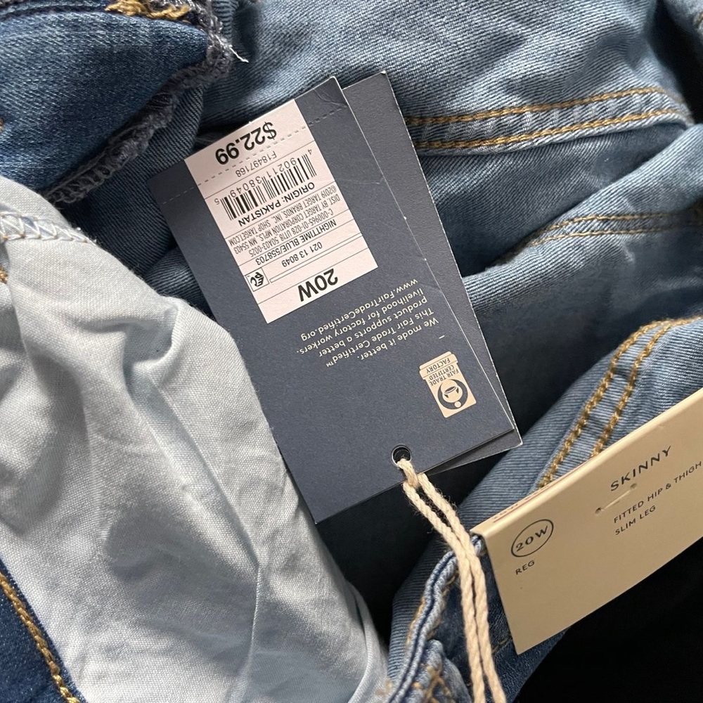 Universal Thread Jeans - Picture 8 of 9